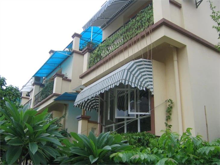 French Retractable Canopy Components